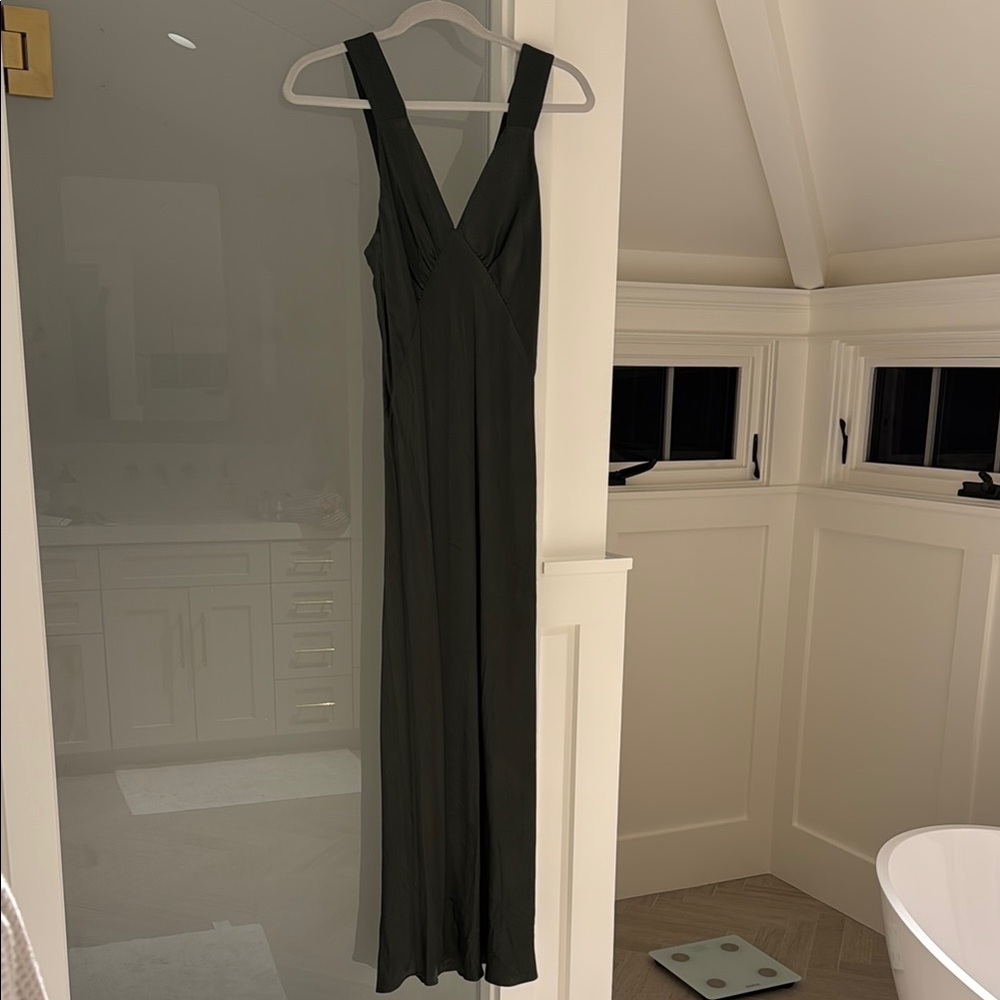 Shona Joy Green Sleeveless V-Neck Maxi Gown